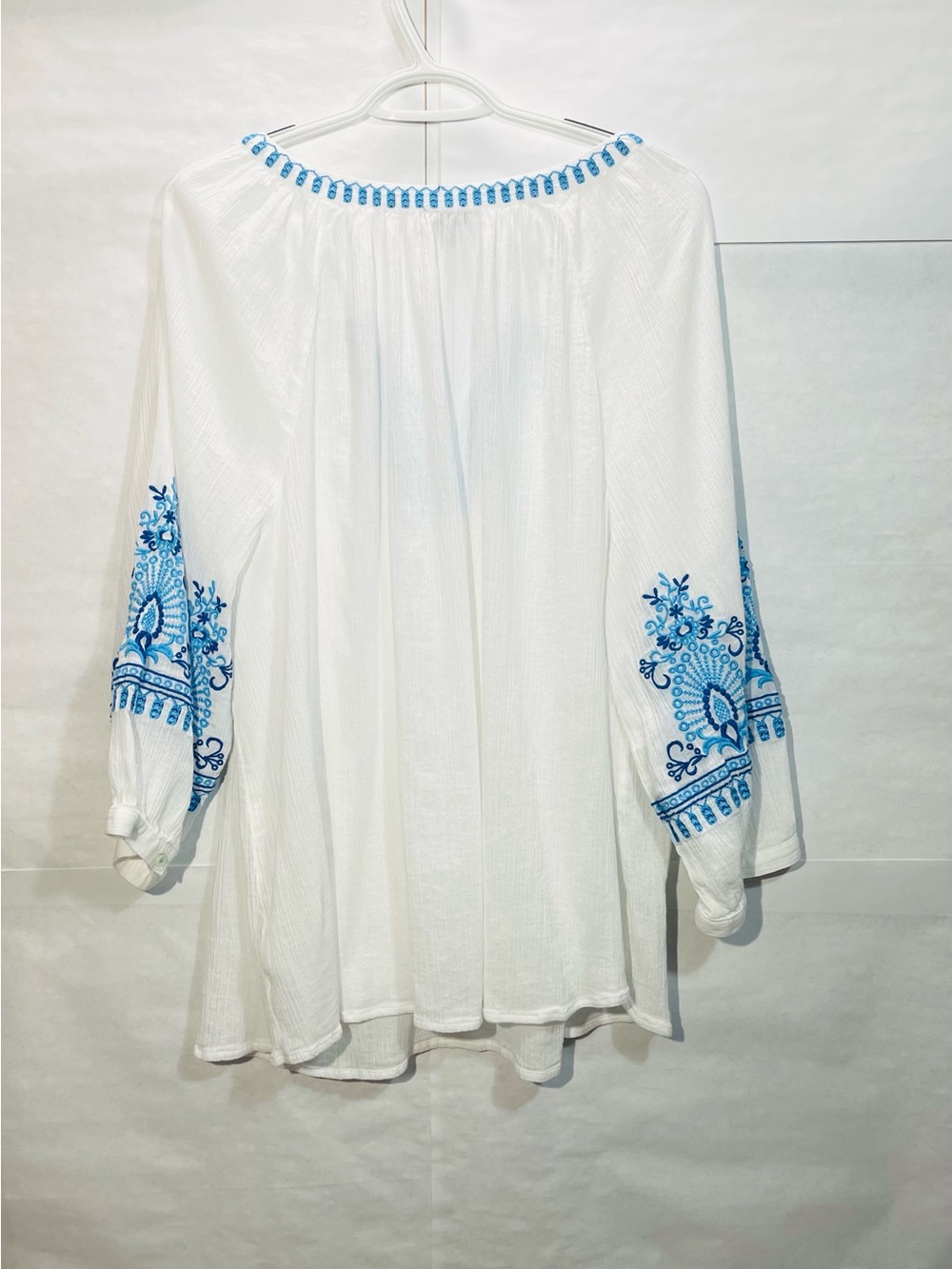 Talbots 3X Crinkle Gauze
Embroidered  Blue & White Boho Beachwear Top VGUC - Picture 2 of 6